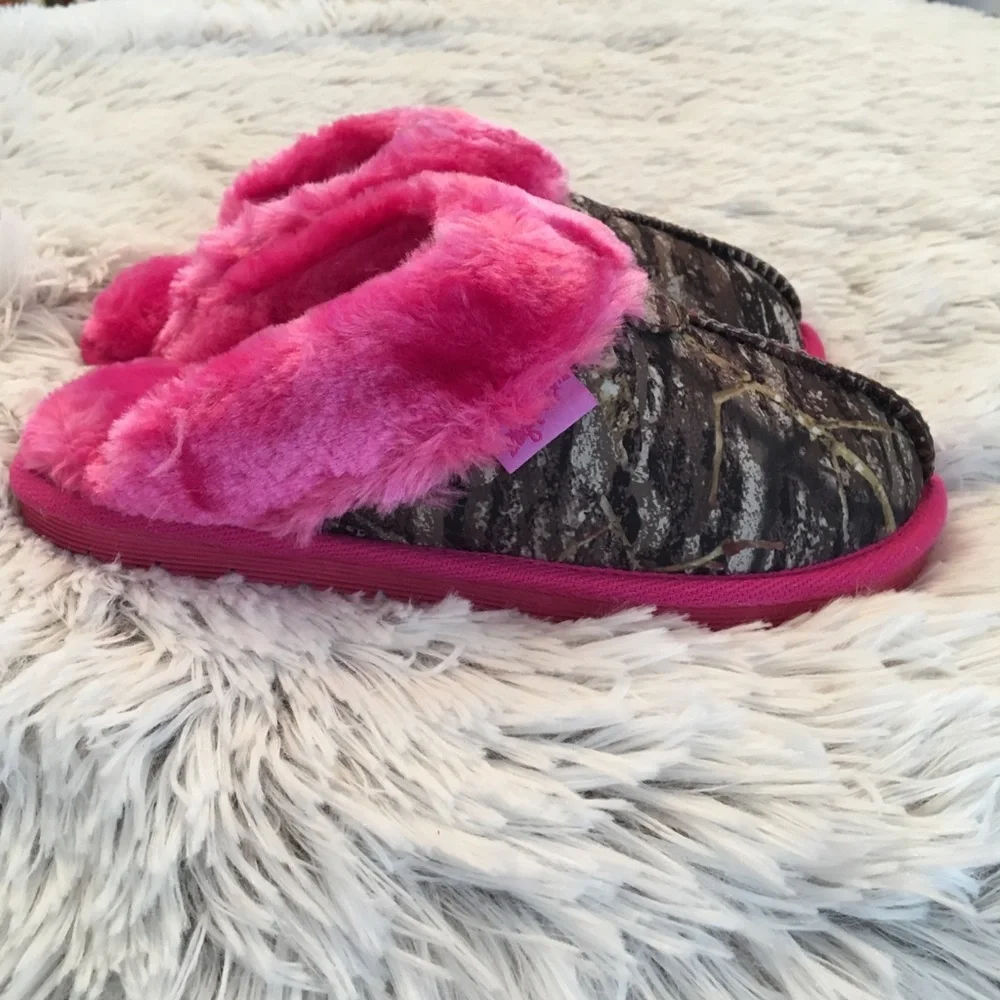 BLAZIN ROXX Hot Pink Mossy Oak Camo Slippers